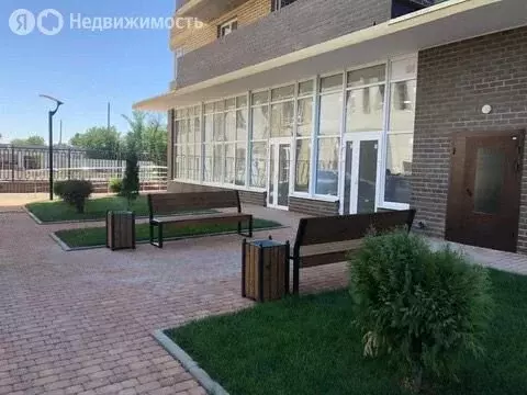 2-комнатная квартира: Краснодар, Бородинская улица, 156/2 (66.9 м) - Фото 1