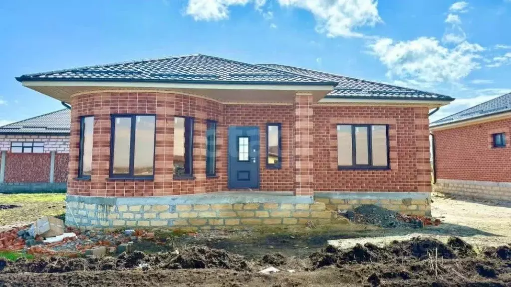 Дом в Ставропольский край, Михайловск Шпаковский район, ул. Андрея ... - Фото 1