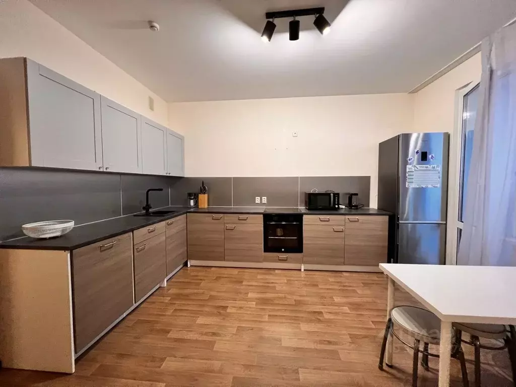 3-к кв. Санкт-Петербург дор. Кушелевская, 5к8 (101.8 м) - Фото 0