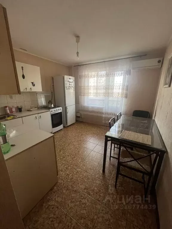 3-к кв. Краснодарский край, Краснодар Юбилейный мкр, ул. Бульварное ... - Фото 0