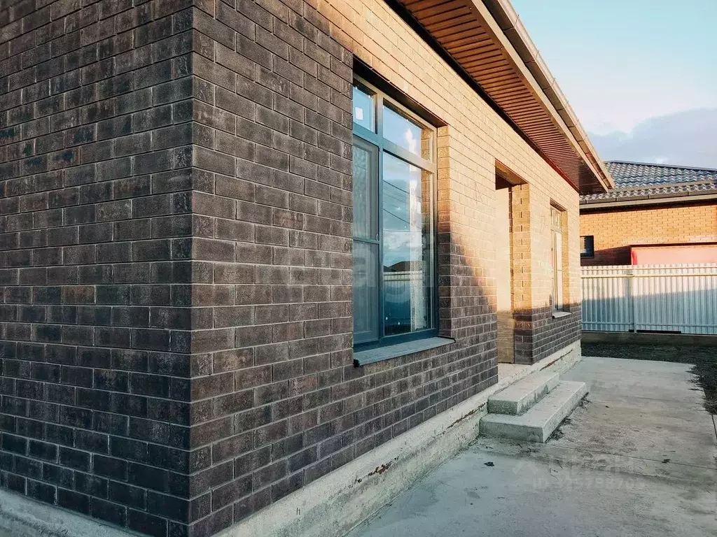 Дом в Краснодарский край, Темрюк Славянская ул. (129 м) - Фото 1