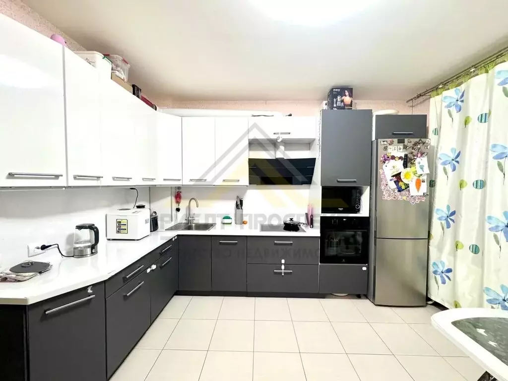 2-к кв. Белгородская область, Старый Оскол Степной мкр, 30 (70.0 м) - Фото 2