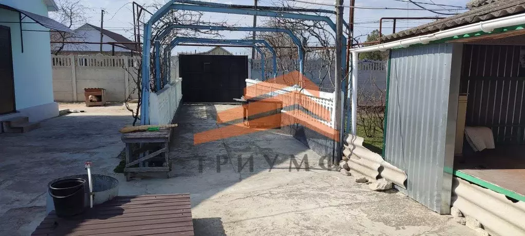 Дом в Крым, Кировский район, с. Яркое Поле ул. Привокзальная (88 м) - Фото 2