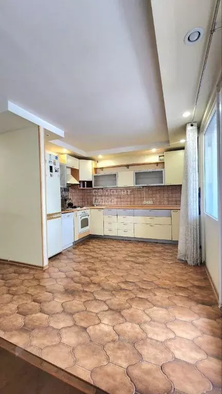 3-к кв. Волгоградская область, Волгоград Закавказская ул., 2а (77.2 м) - Фото 1