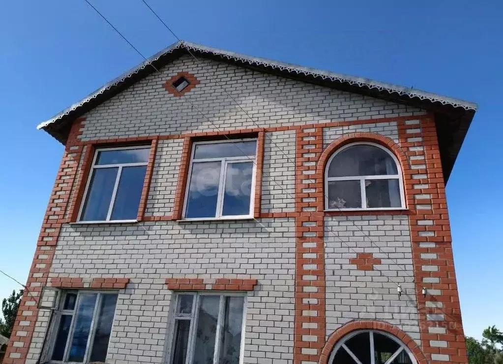 Дом в Белгородская область, Валуйки Вокзальная ул., 38 (137 м) - Фото 1