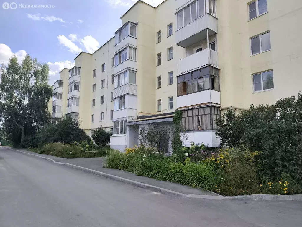 2-комнатная квартира: Медведево, посёлок городского типа Медведево, ... - Фото 1