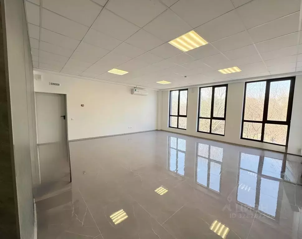 Офис в Крым, Симферополь ул. Киевская, 35 (49 м) - Фото 1