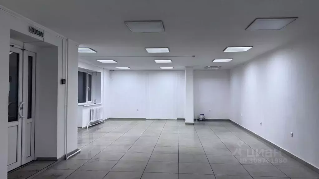 Торговая площадь в Смоленская область, Смоленск ул. Академика Петрова, ... - Фото 2