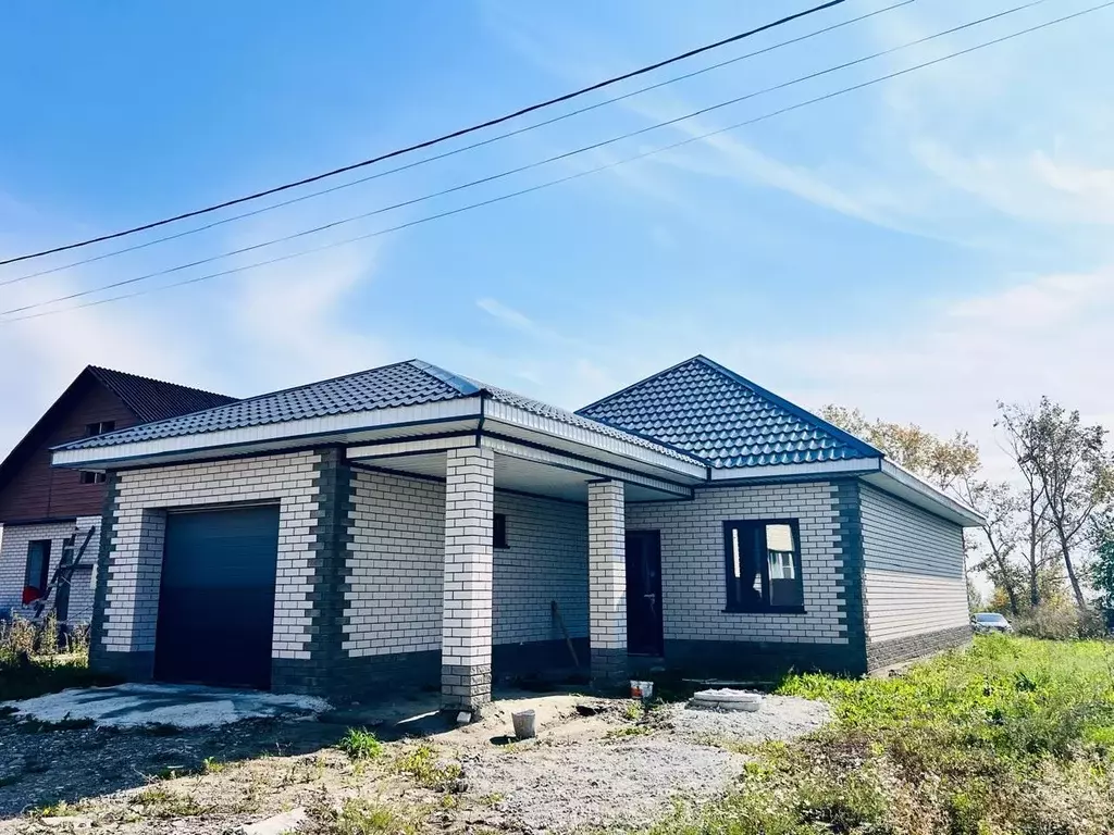 Дом в Алтайский край, Барнаул городской округ, пос. Центральный ул. ... - Фото 1