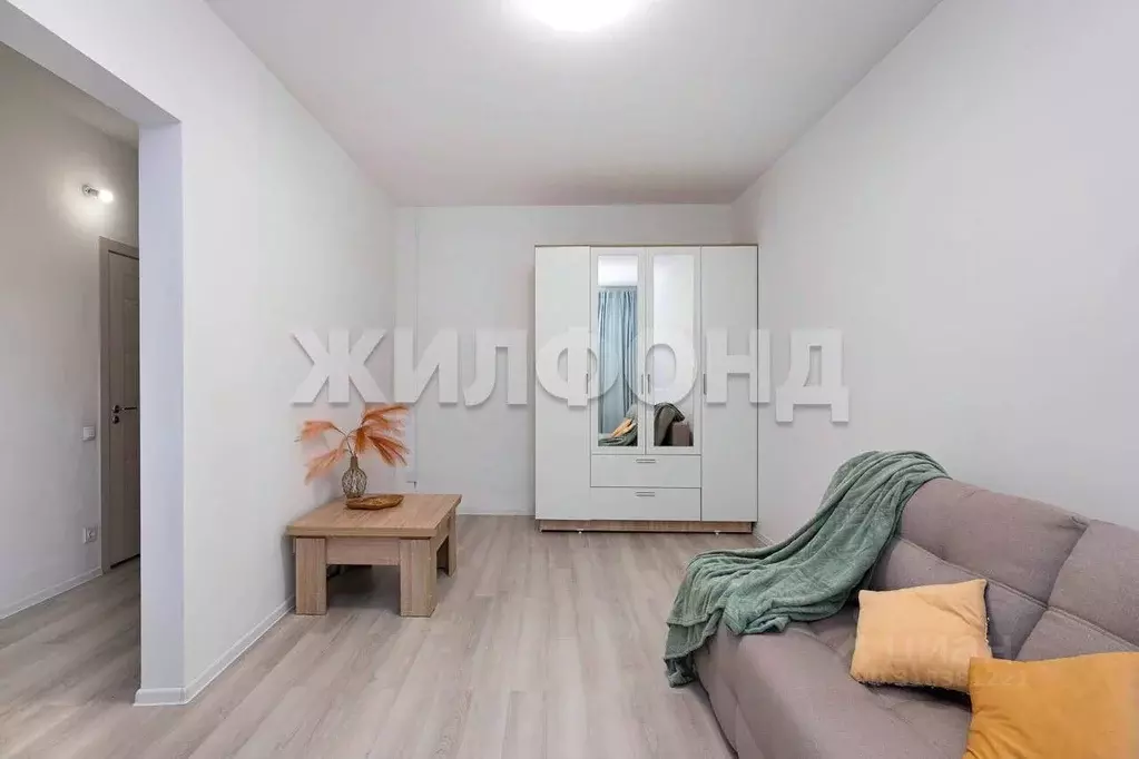 1-к кв. Новосибирская область, Новосибирск ул. Кирова, 322 (34.9 м) - Фото 0