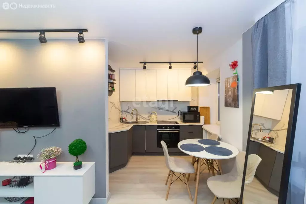 2-комнатная квартира: Тюмень, улица Калинина, 9 (41.6 м) - Фото 2