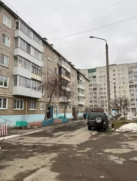 3-к кв. Пермский край, Краснокамск ул. Орджоникидзе, 4А (61.0 м) - Фото 1