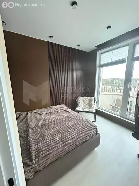 3-комнатная квартира: Тюмень, улица Фармана Салманова, 1 (56 м) - Фото 1
