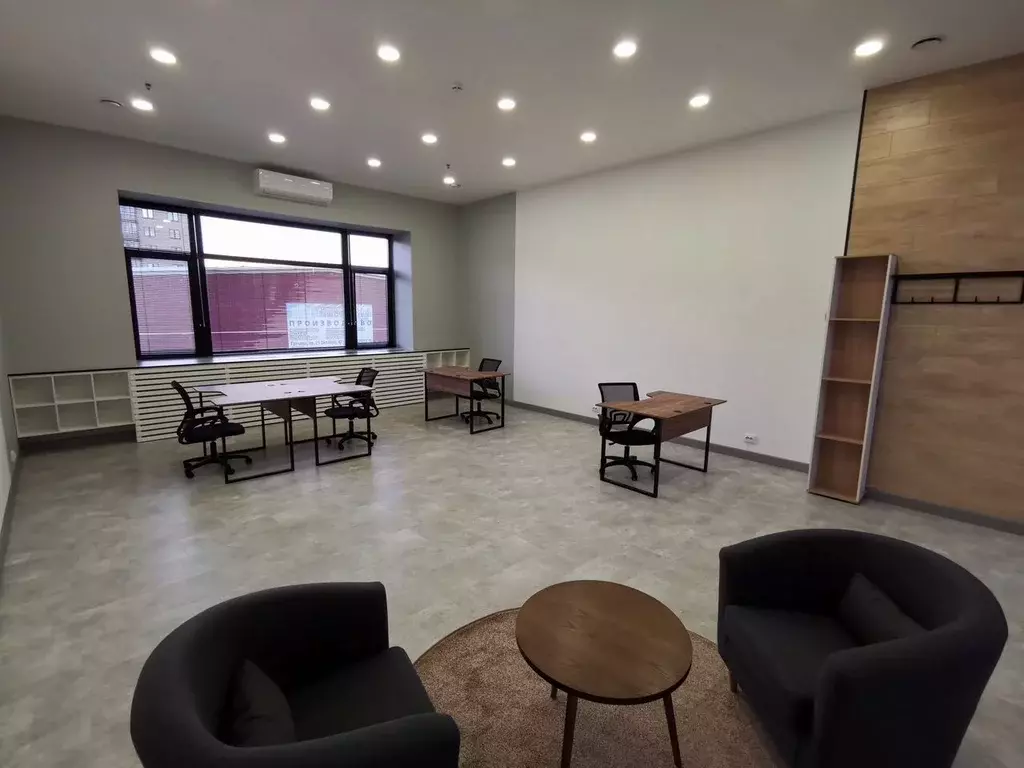 Офис в Ленинградская область, Гатчина просп. 25 Октября, 42А (45 м) - Фото 1