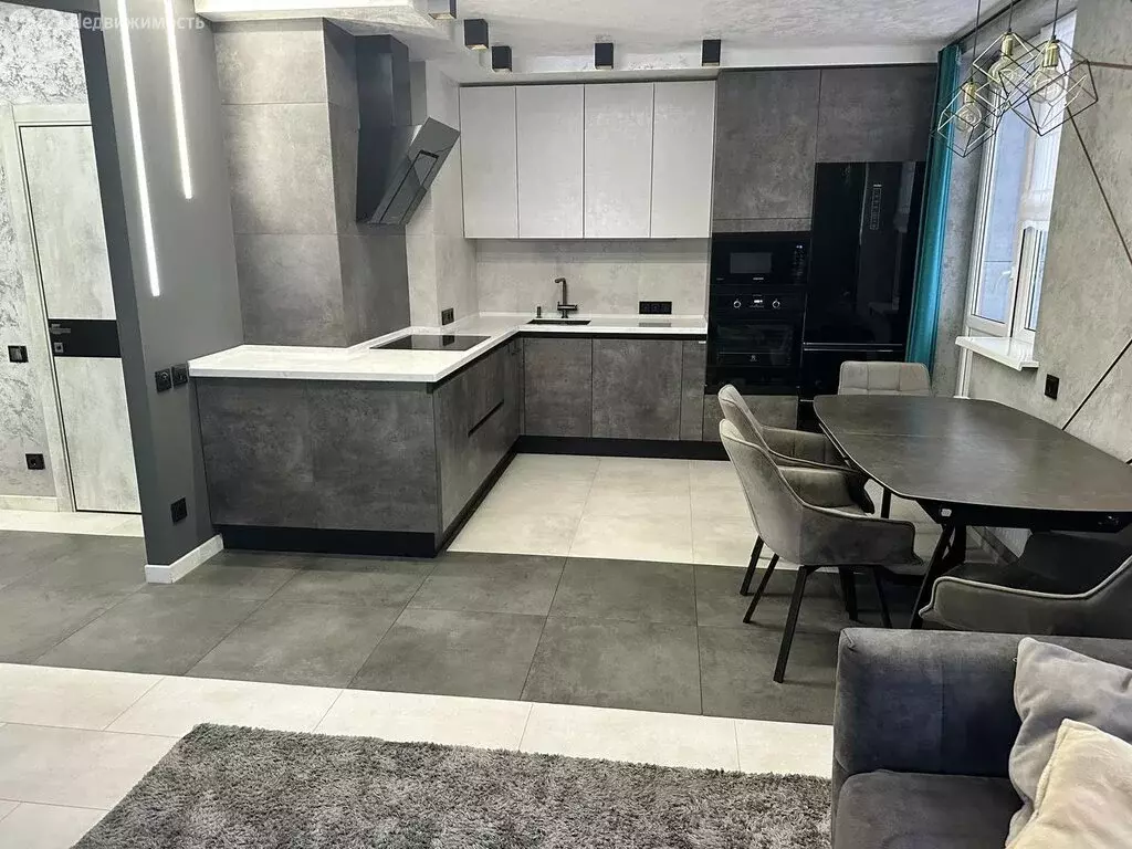 3-комнатная квартира: Волгоград, улица Кастерина, 5 (109 м) - Фото 1