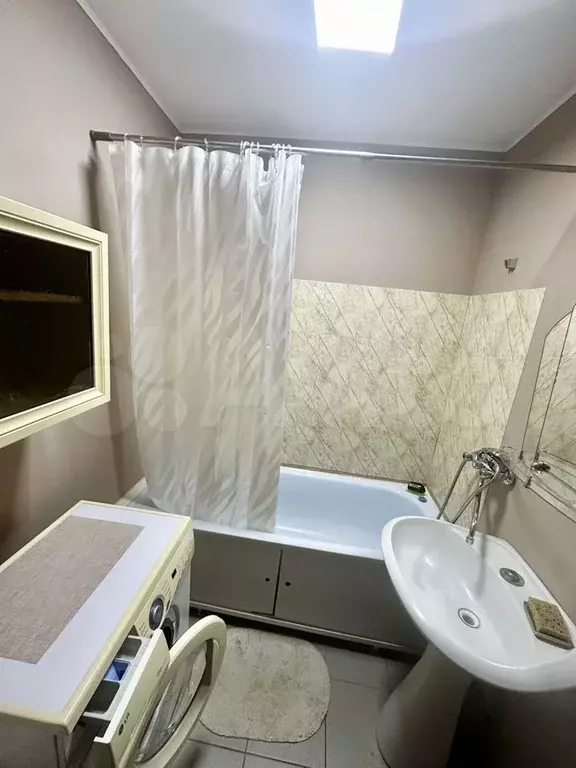 1-к. квартира, 42 м, 8/10 эт. - Фото 1