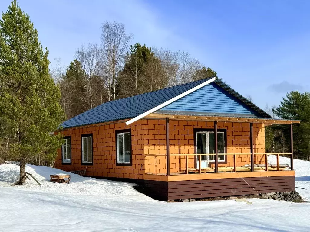 Дом в Карелия, Питкярантский район, пос. Импилахти ул. Озерная (120 м) - Фото 1