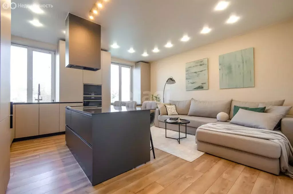 3-комнатная квартира: Новосибирск, улица Ленина, 20 (71 м) - Фото 1
