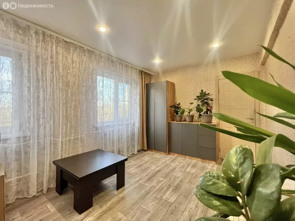 3-комнатная квартира: Калуга, улица Пухова, 5 (54 м) - Фото 0