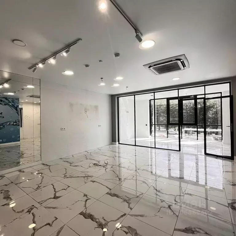 Помещение свободного назначения в Красноярский край, Красноярск ул. ... - Фото 1