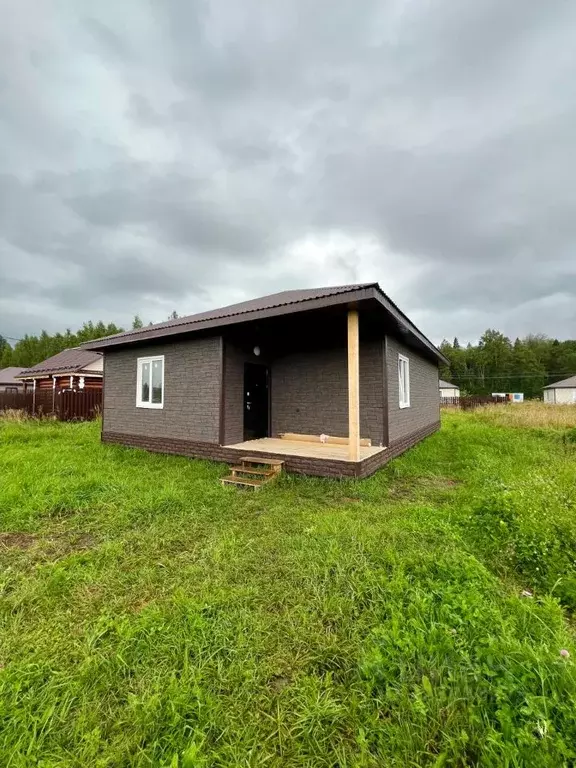 Дом в Тверская область, Конаковский муниципальный округ, д. Вахромеево ... - Фото 1