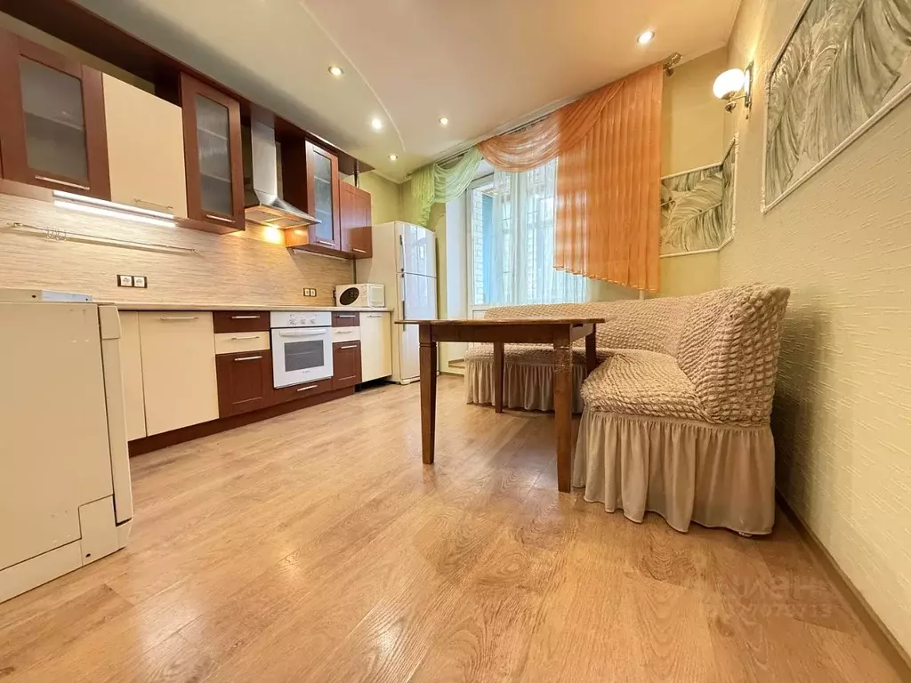 2-к кв. Санкт-Петербург ул. Ушинского, 4к3 (69.0 м) - Фото 1