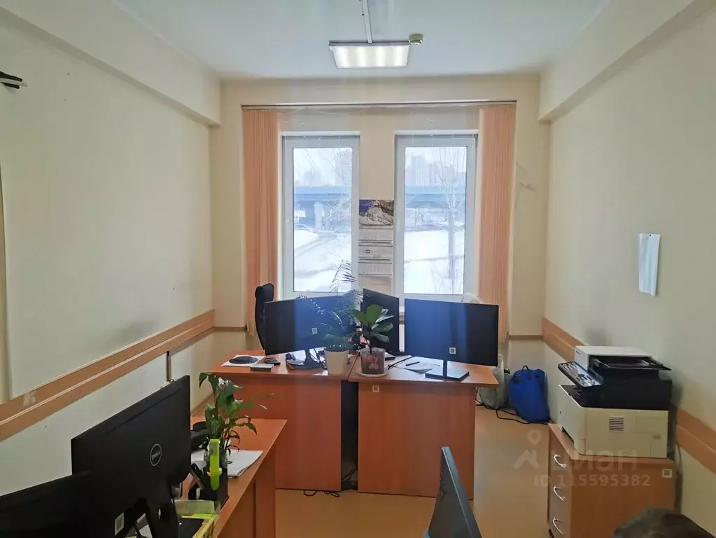 Офис в Новосибирская область, Новосибирск Обская ул., 2 (102 м) - Фото 1