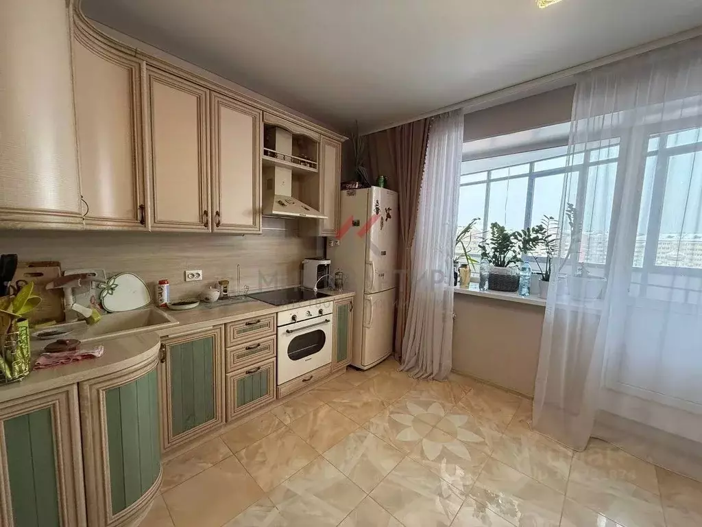 2-к кв. Хакасия, Абакан ул. Стофато, 12А (81.0 м) - Фото 1