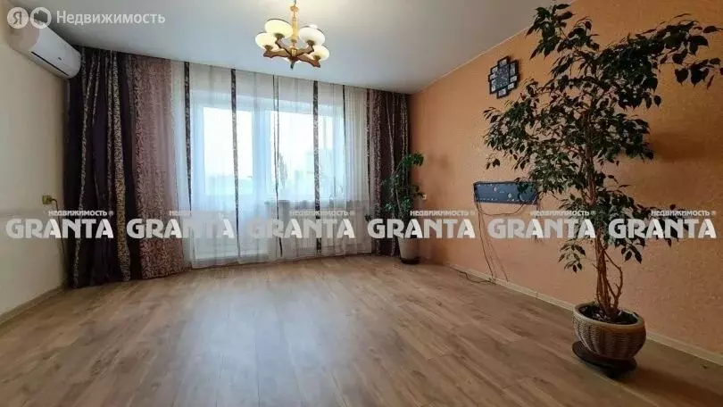 3-комнатная квартира: Красноярск, улица Копылова, 17 (68 м) - Фото 1