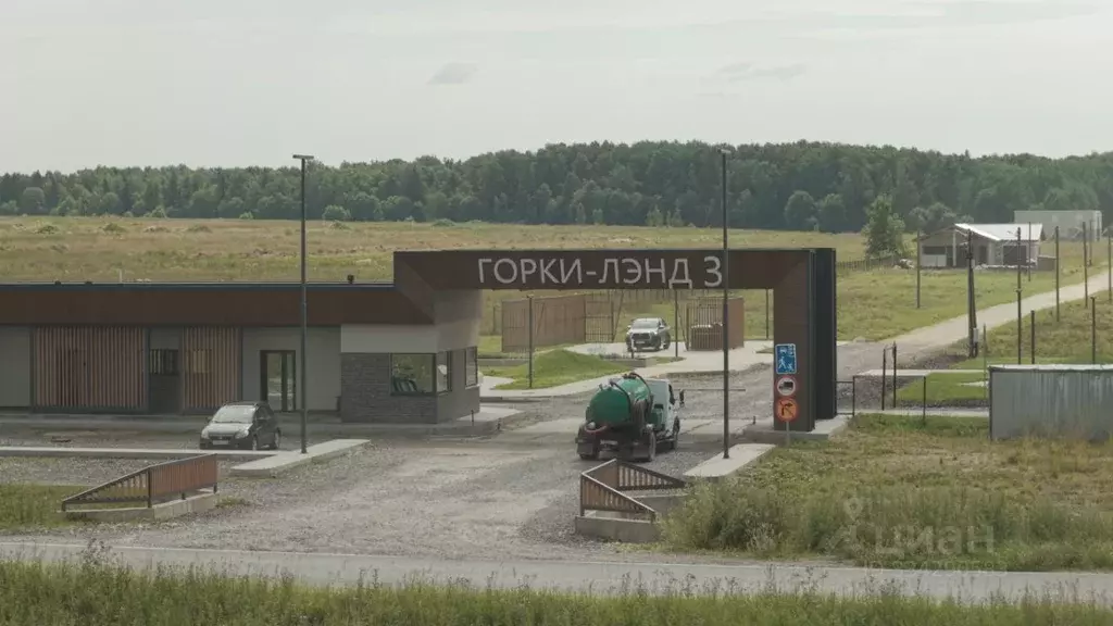 Участок в Ленинградская область, Гатчинский муниципальный округ, д. ... - Фото 1