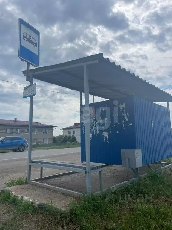 Дом в Омская область, Таврическое рп ул. Совхозная, 25кв2 (61 м) - Фото 1
