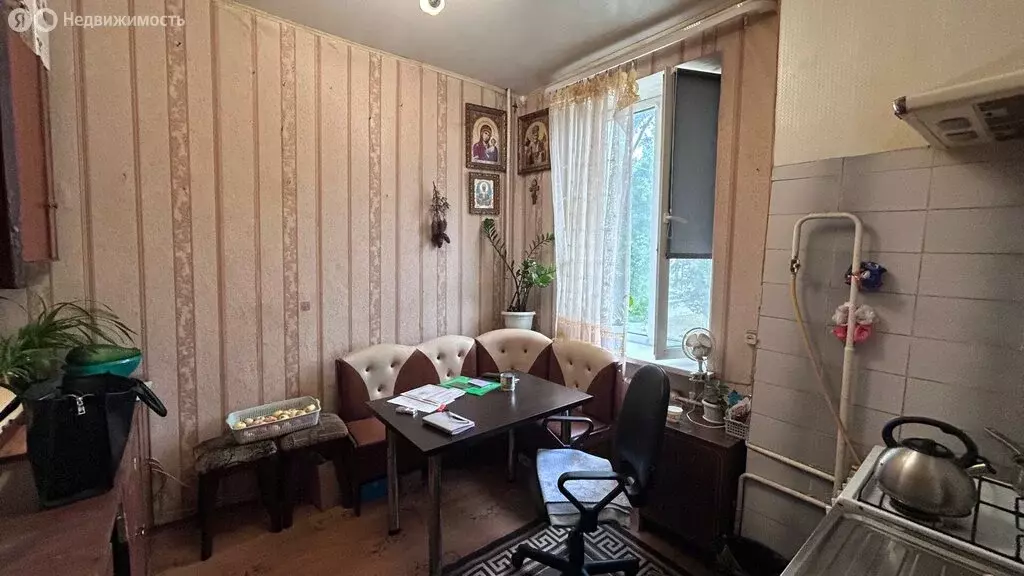 3-комнатная квартира: посёлок городского типа Белые Берега, улица ... - Фото 1