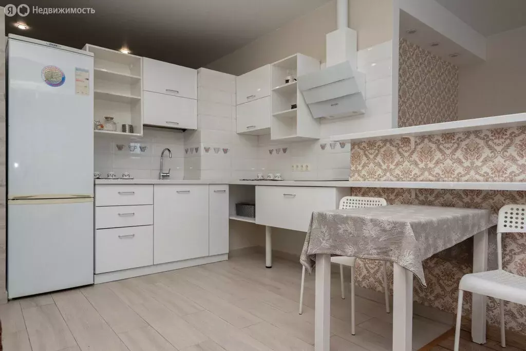 Квартира-студия: Иркутск, улица Коммунаров, 14 (44.9 м) - Фото 2