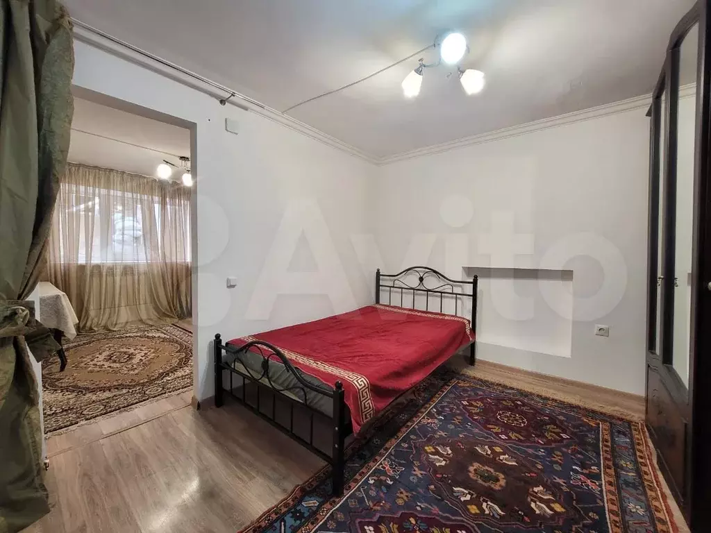2-к. квартира, 55 м, 1/3 эт. - Фото 0