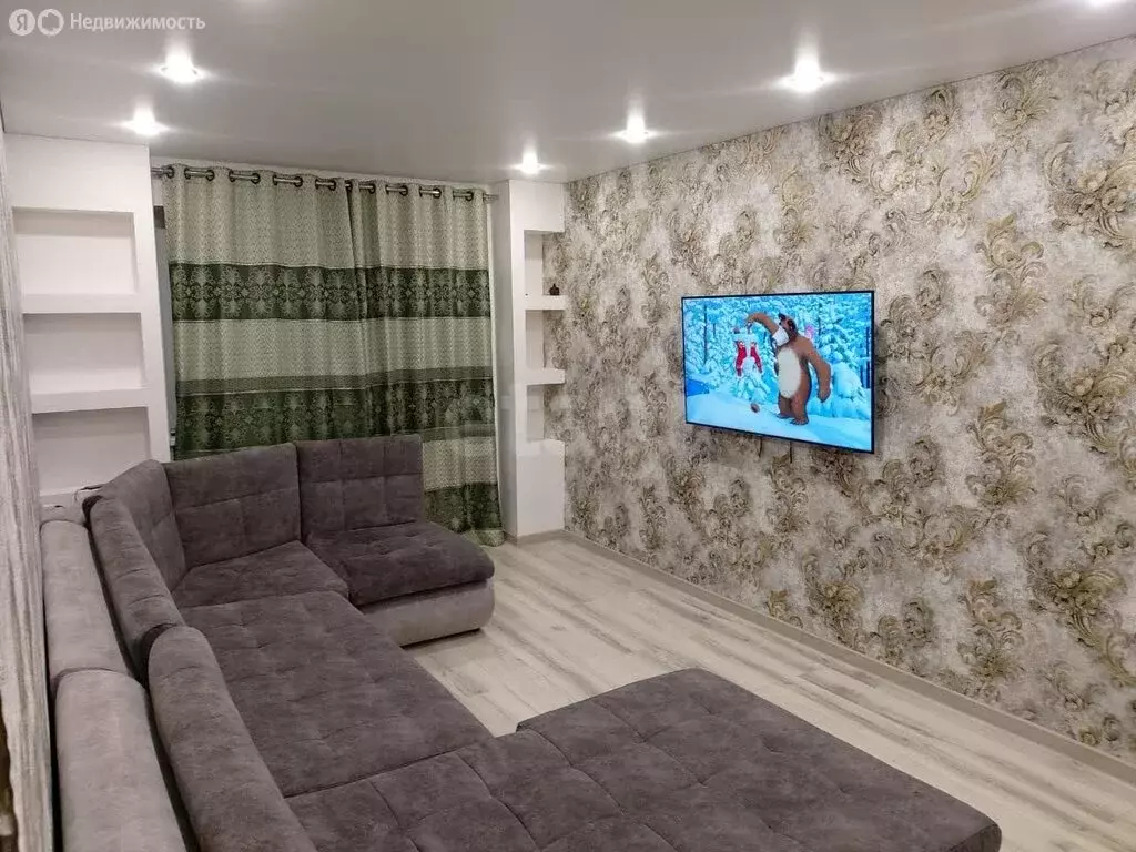 3-комнатная квартира: Джалиль, улица 30 лет Победы, 3 (60 м) - Фото 1