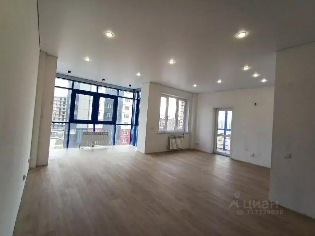 3-к кв. Хакасия, Абакан ул. Генерала Тихонова, 14 (92.4 м) - Фото 1