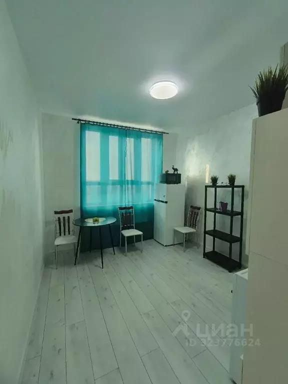 2-к кв. Крым, Симферополь просп. Александра Суворова (56.0 м) - Фото 2