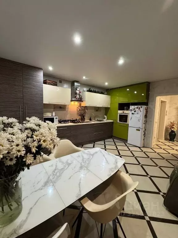 2-к кв. Калужская область, Калуга Академическая ул., 10 (75.8 м) - Фото 1