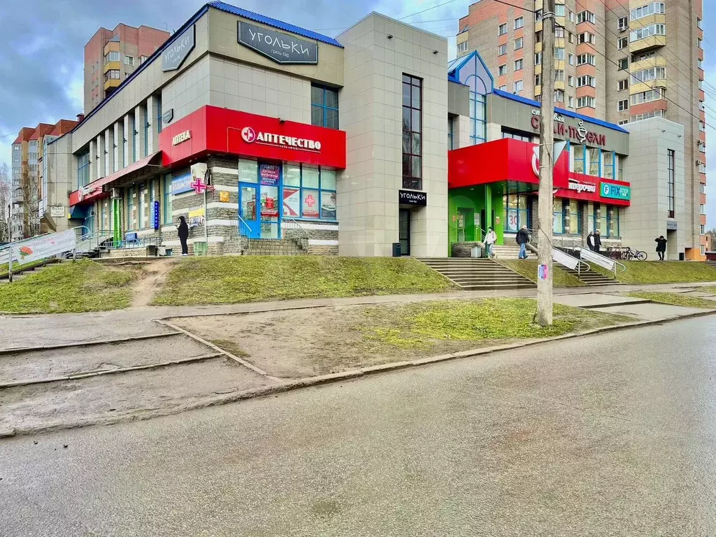 Помещение в ТЦ, якорные арендаторы, парковка - Фото 0