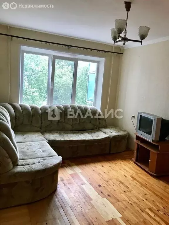 3-комнатная квартира: Белгород, улица Шаландина, 25 (58.7 м) - Фото 0