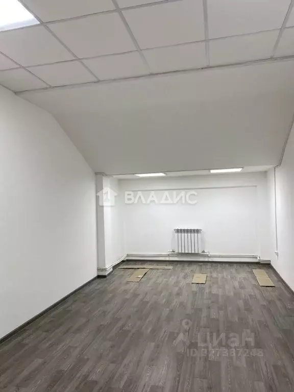 Помещение свободного назначения в Бурятия, Улан-Удэ ул. Калашникова, ... - Фото 1