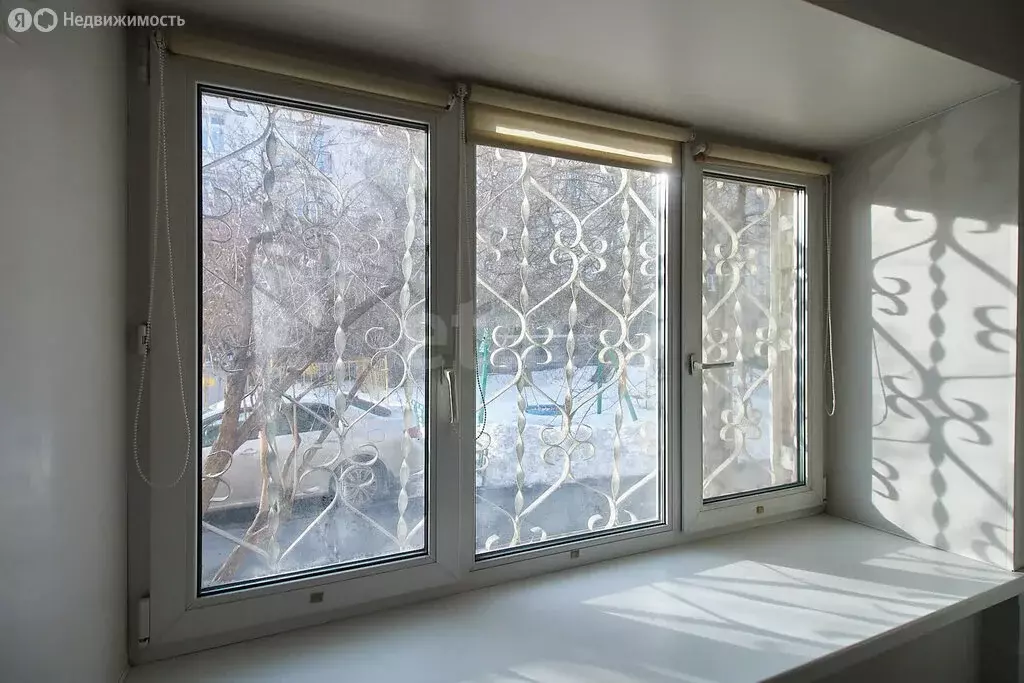 2-комнатная квартира: Тюмень, улица Орджоникидзе, 4 (43.8 м) - Фото 2