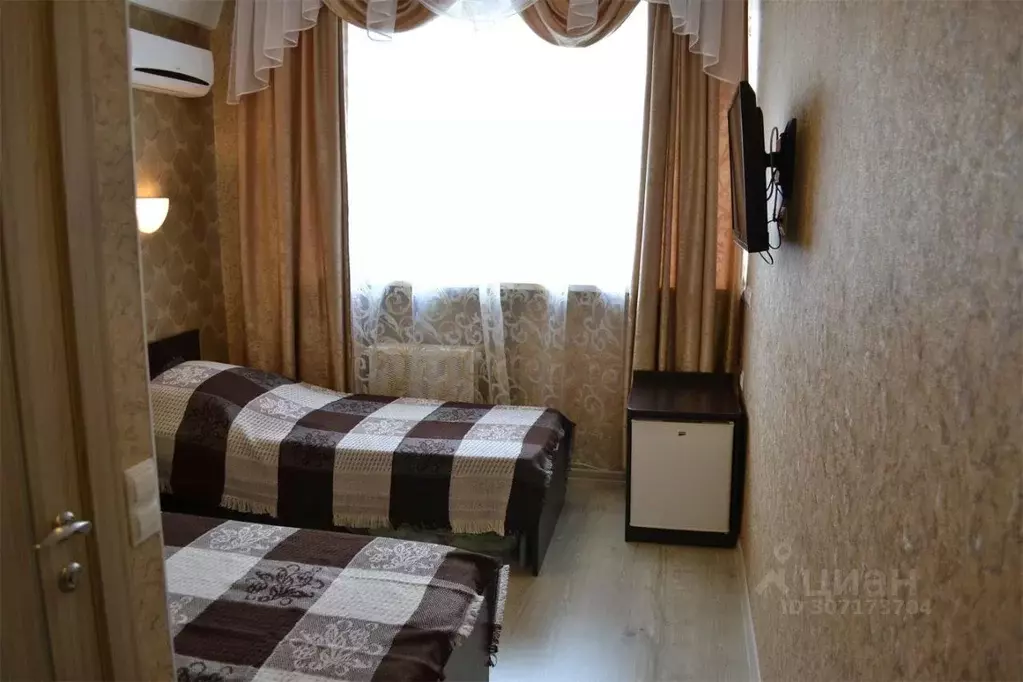 Комната Свердловская область, Екатеринбург ул. Малышева, 28 (18.0 м) - Фото 2