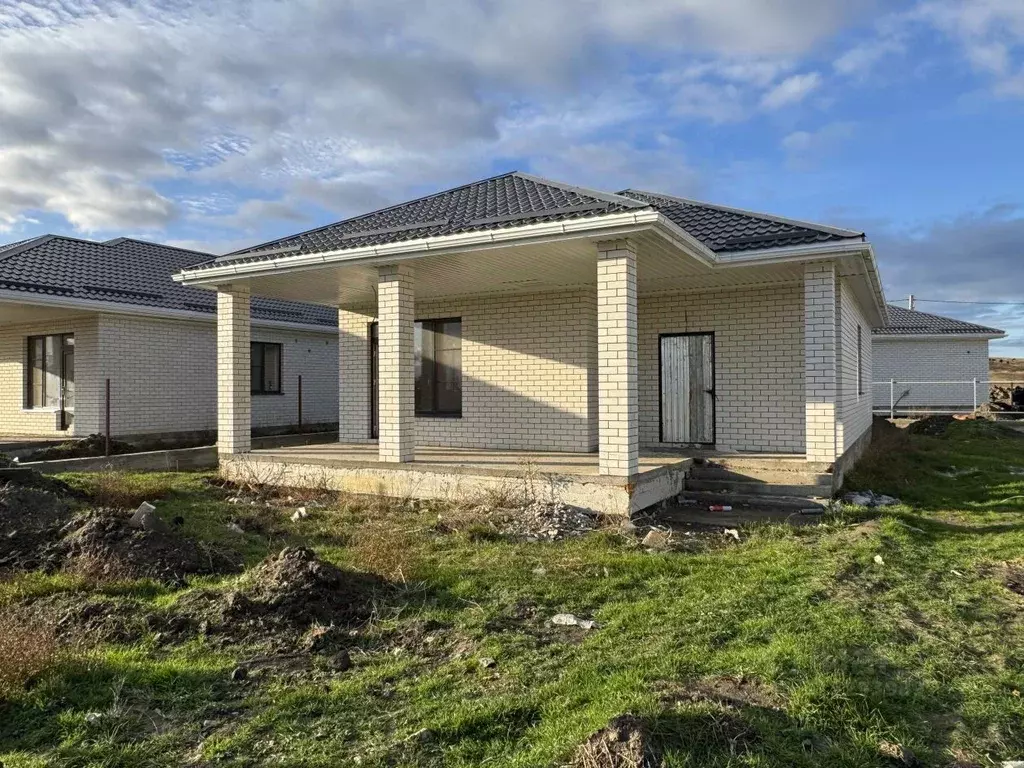 Дом в Краснодарский край, Темрюк ул. Анджиевского (120 м) - Фото 1