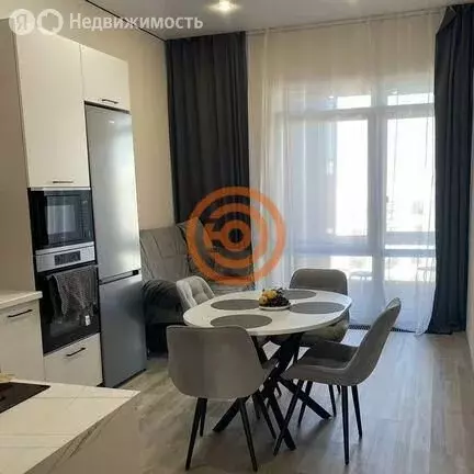 2-комнатная квартира: Тюмень, улица Павла Никольского, 10 (61.9 м) - Фото 0