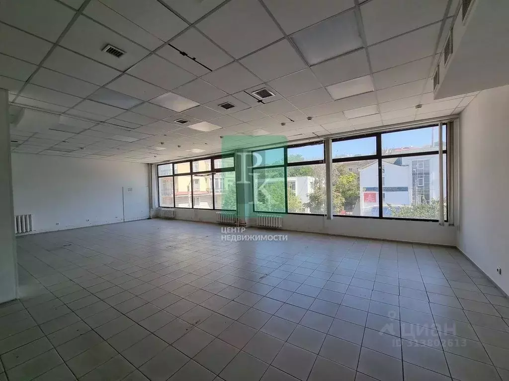 Помещение свободного назначения в Севастополь ш. Камышовое, 7Б (138 м) - Фото 1