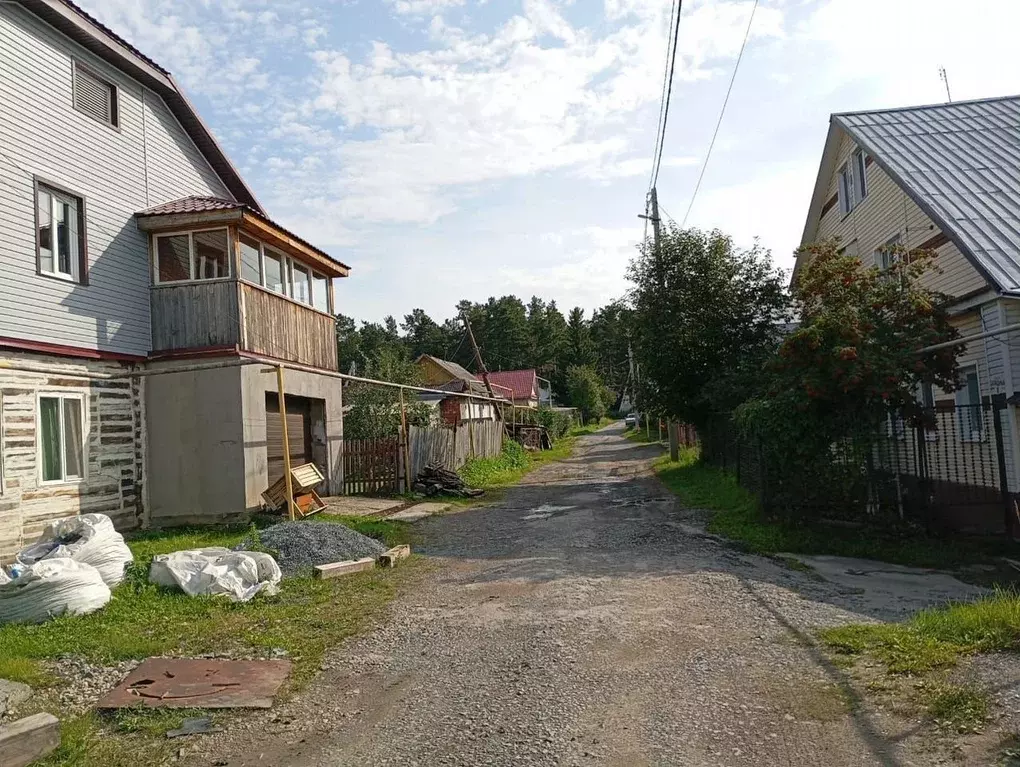 Дом в Свердловская область, Асбест Западный пер., 3 (278 м) - Фото 1