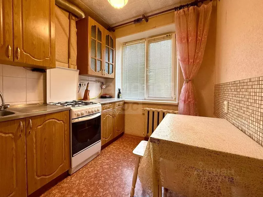 3-к кв. Оренбургская область, Оренбург проезд Газовиков, 24 (47.5 м) - Фото 1