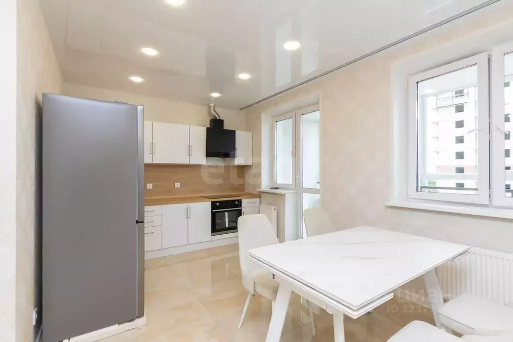 1-к кв. Тюменская область, Тюмень Дамбовская ул., 29к1 (50.0 м) - Фото 1