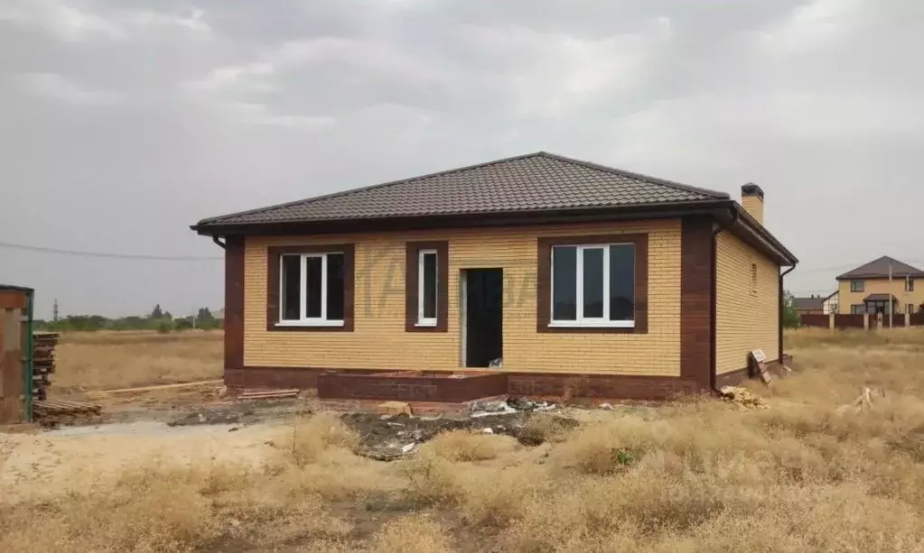 Дом в Ростовская область, Азов Азовский район, бул. Роз, 10 (110 м) - Фото 1